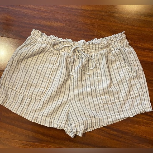 Time and Tru Linen blend High Waist Striped Shorts - Cream and Gray size Large - Picture 1 of 8